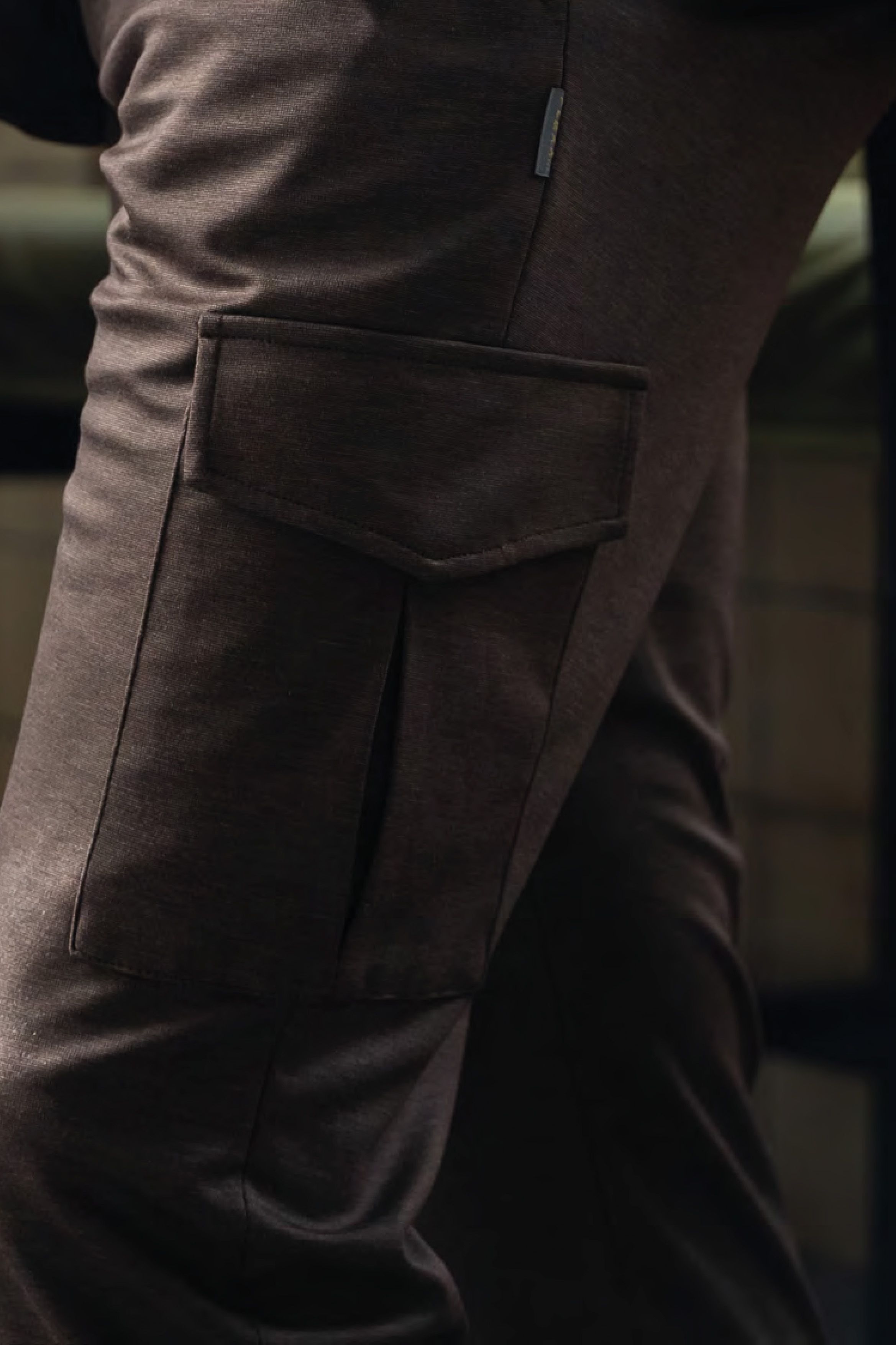 Model trägt ein Outfit von Flexx Amsterdam, Slide 4